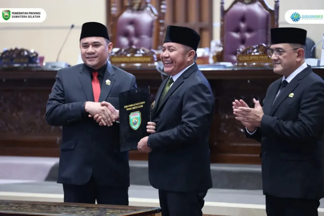 Gubernur HD Dengarkan Laporan Hasil Pembahasan dan Penelitian Banggar Terhadap Pelaksanaan APBD Provinsi Sumsel 2024