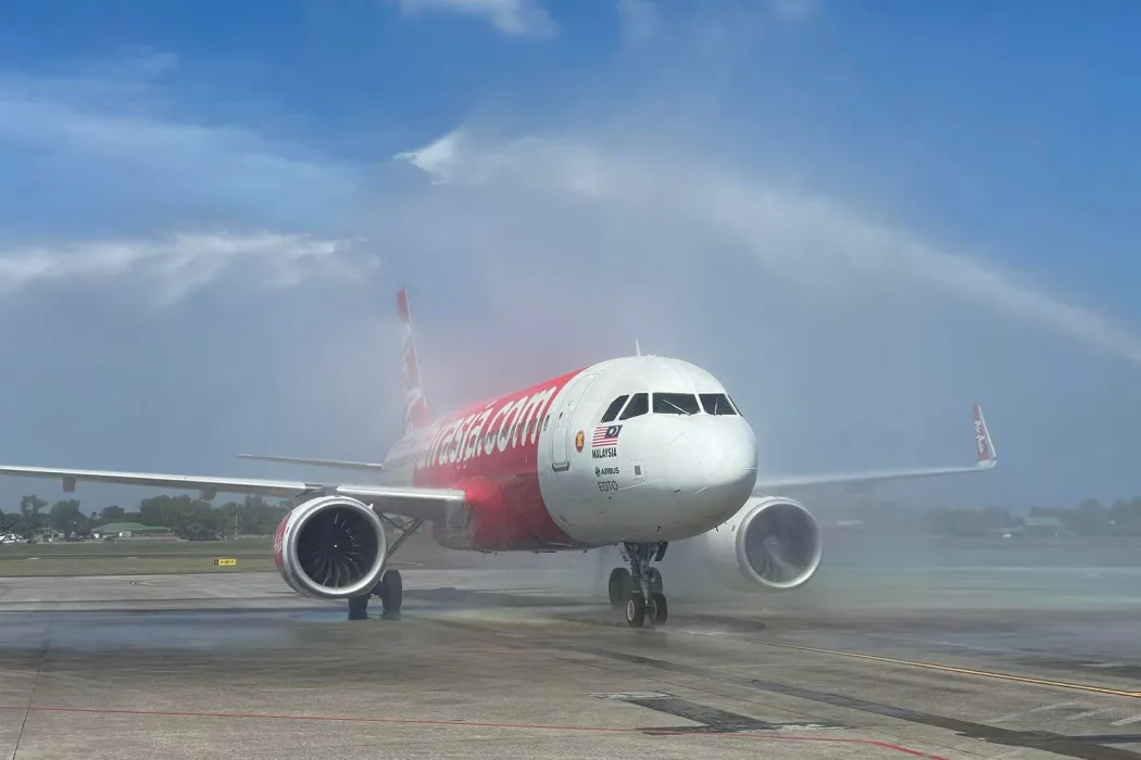 Maskapai AirAsia Lakukan Penerbangan Perdana Palembang-Kuala Lumpur Via Bandara SMB II Palembang